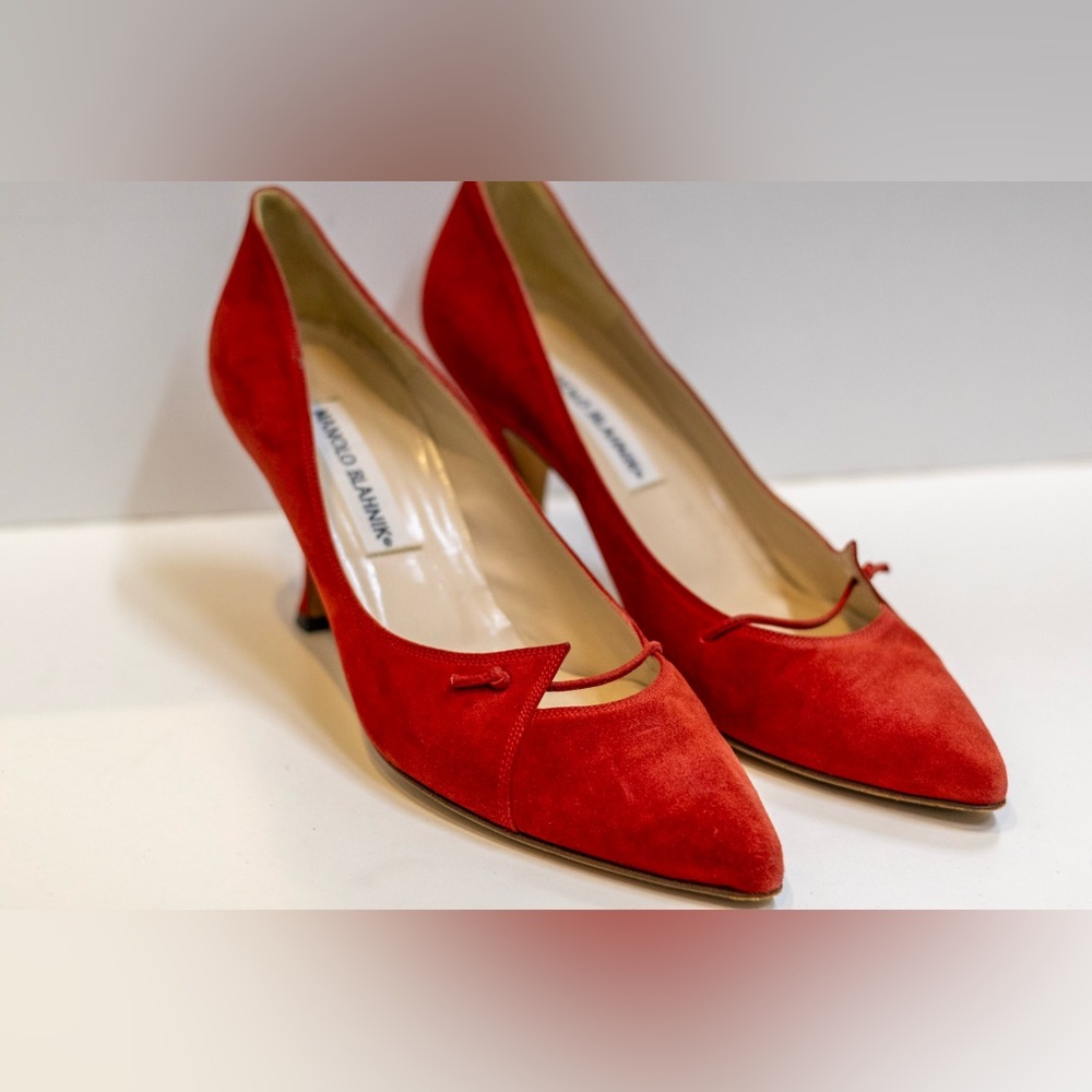 Pretty Manolo Blahnik Red Suede Heels!